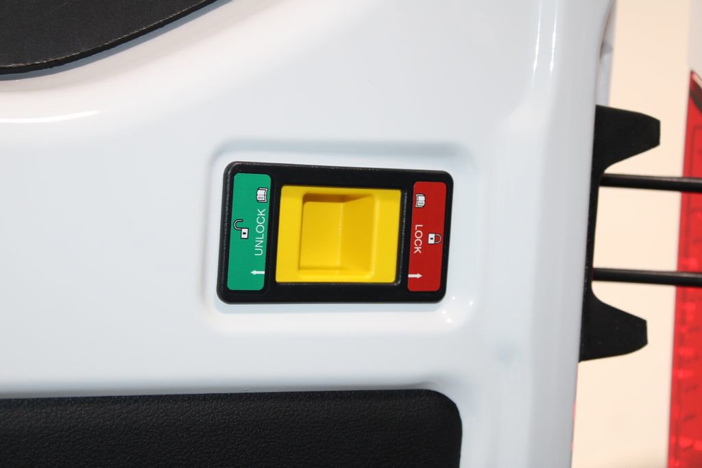 New 2026 Ford Transit 250 148 Medium Roof w/ Load Area Protection Package image 15