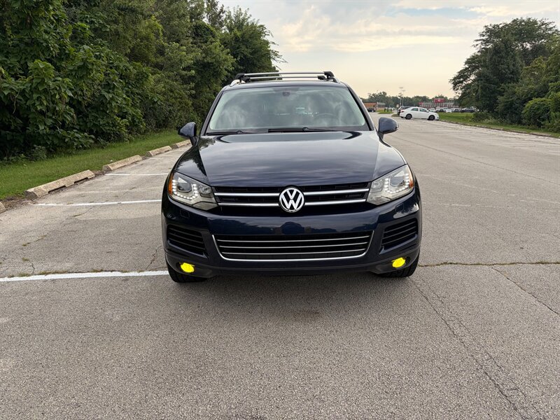 Used 2012 Volkswagen Touareg TDI AWD/4WD image 8
