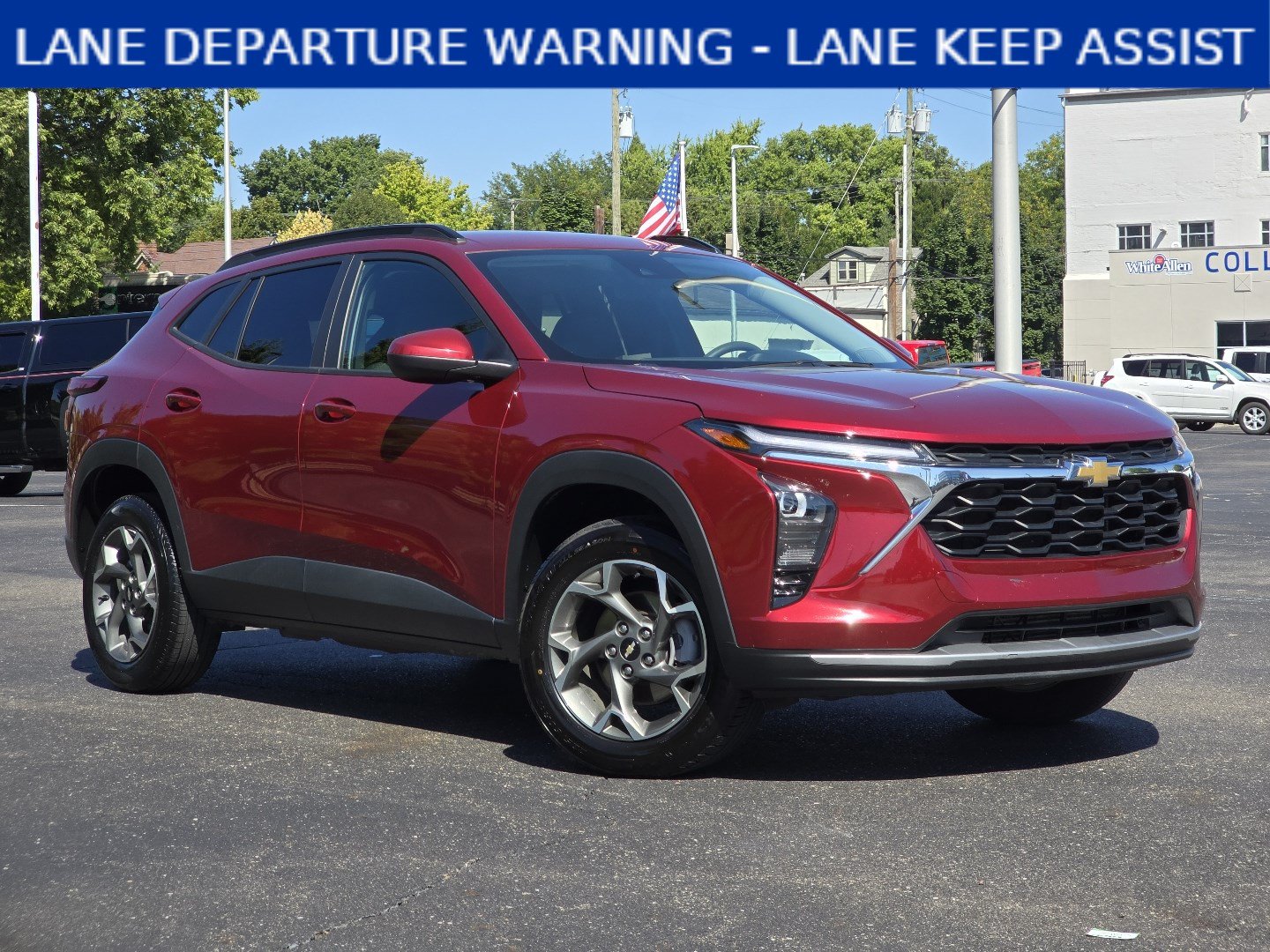 Used 2025 Chevrolet Trax LT FWD image 1