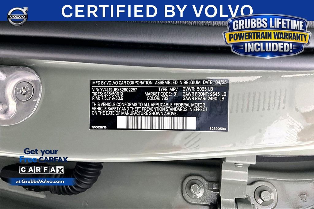 Certified 2025 Volvo XC40 B5 Plus AWD/4WD image 44