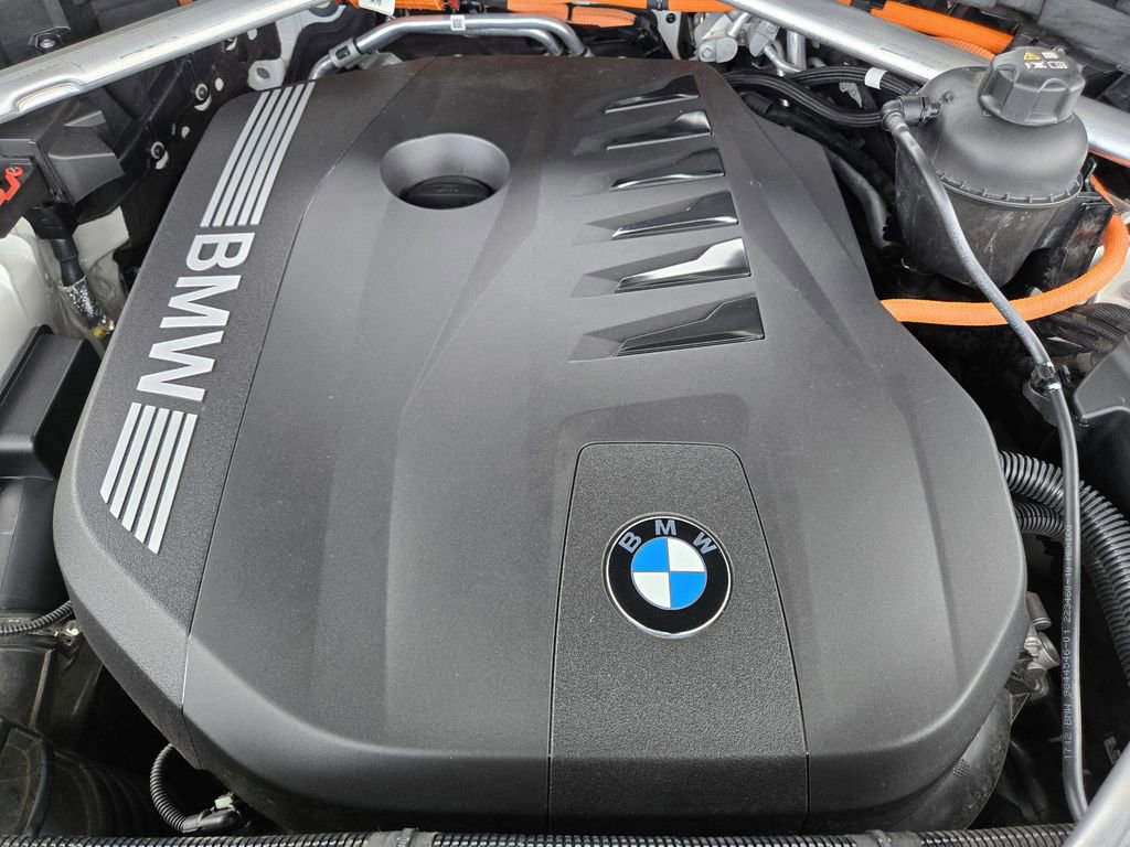 Certified 2025 BMW X5 xDrive50e w/ Parking Assistance Package image 31