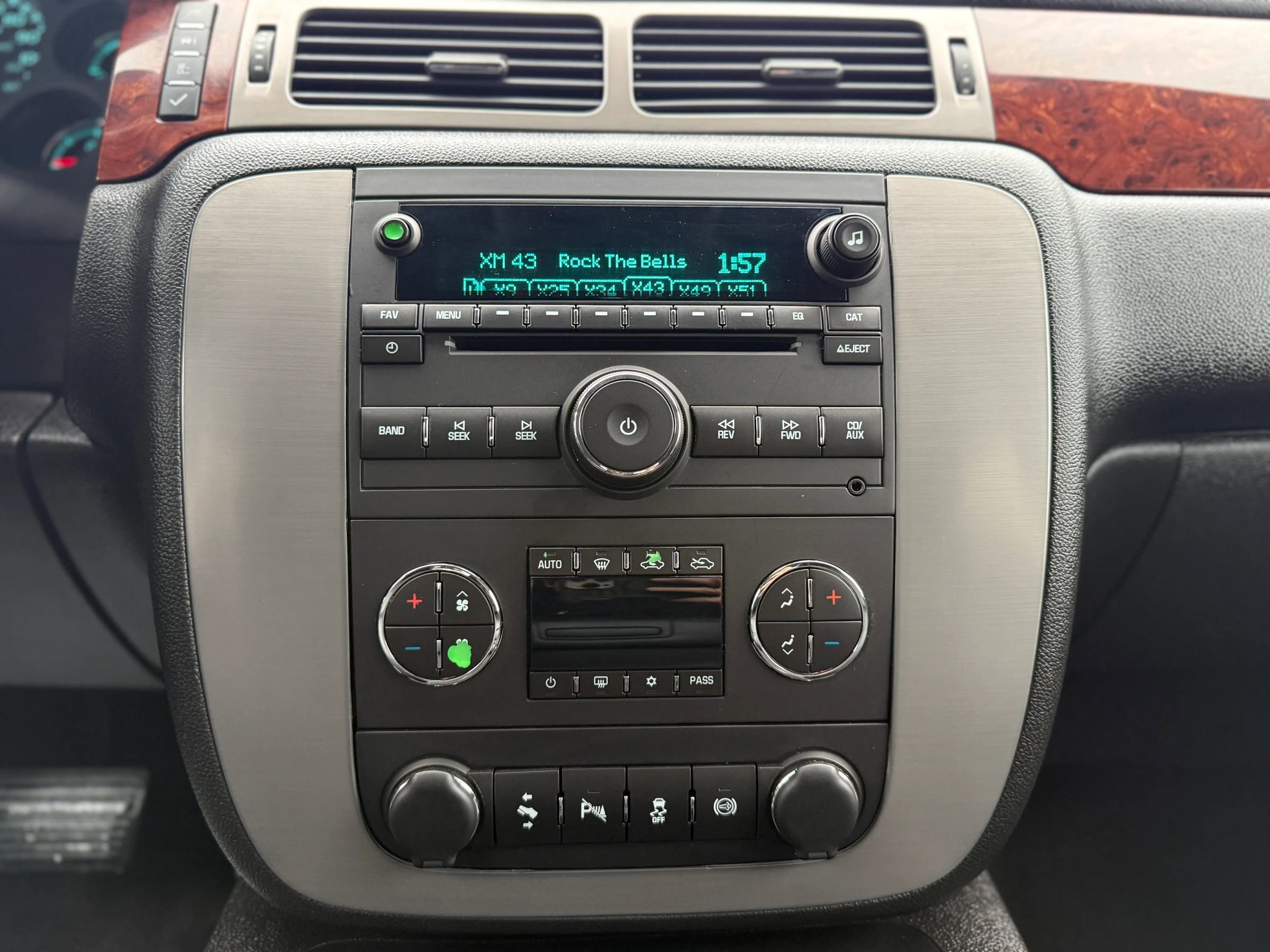 Used 2013 GMC Sierra 2500 SLT w/ SLT Convenience Package image 19