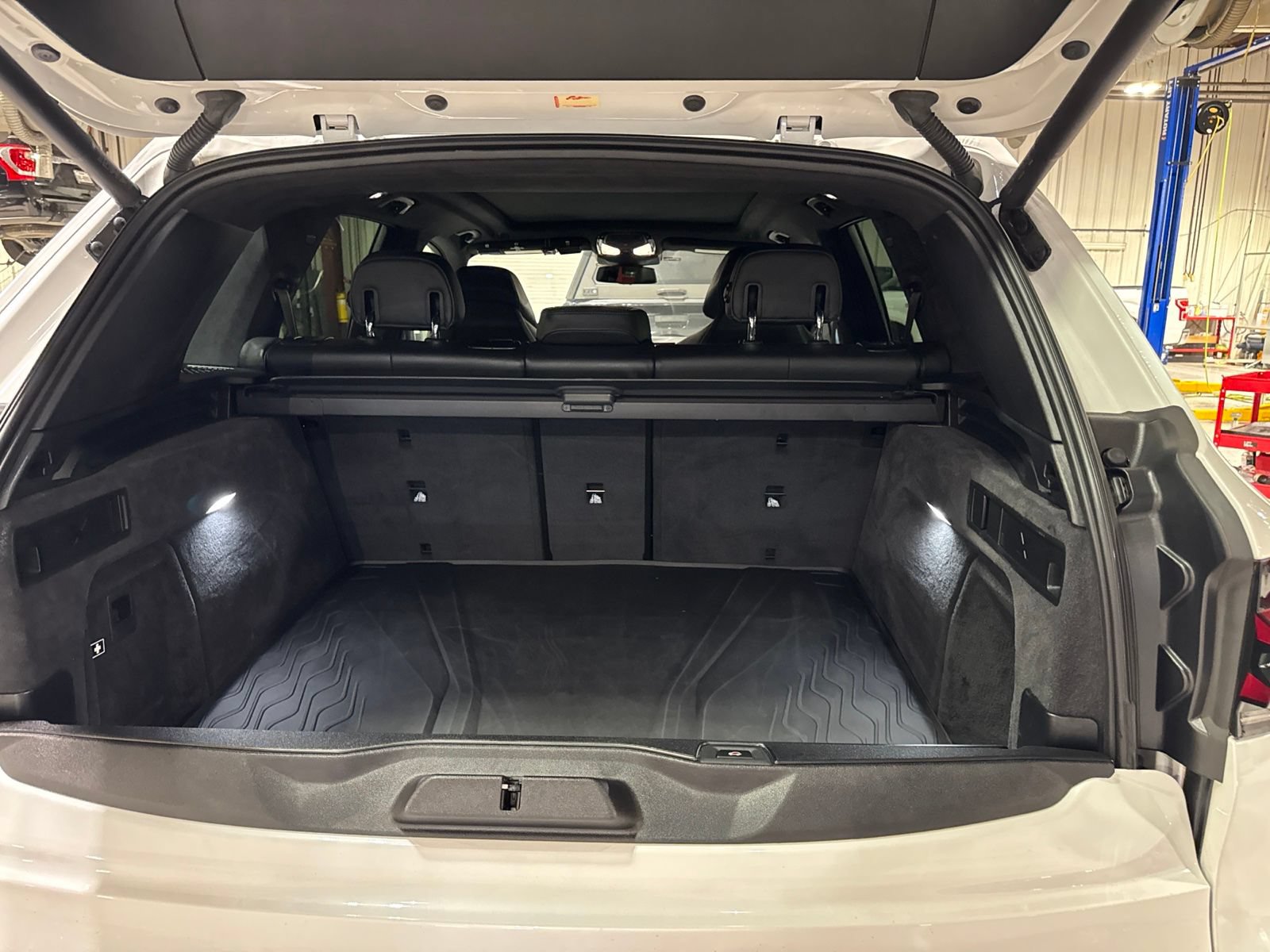 Used 2025 BMW X5 M Competition AWD/4WD image 21