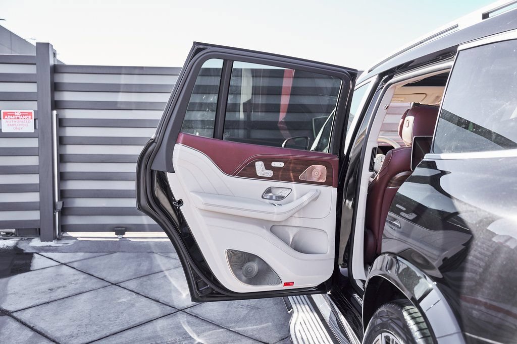 Used 2026 Mercedes-Benz Maybach GLS 600 4MATIC image 27