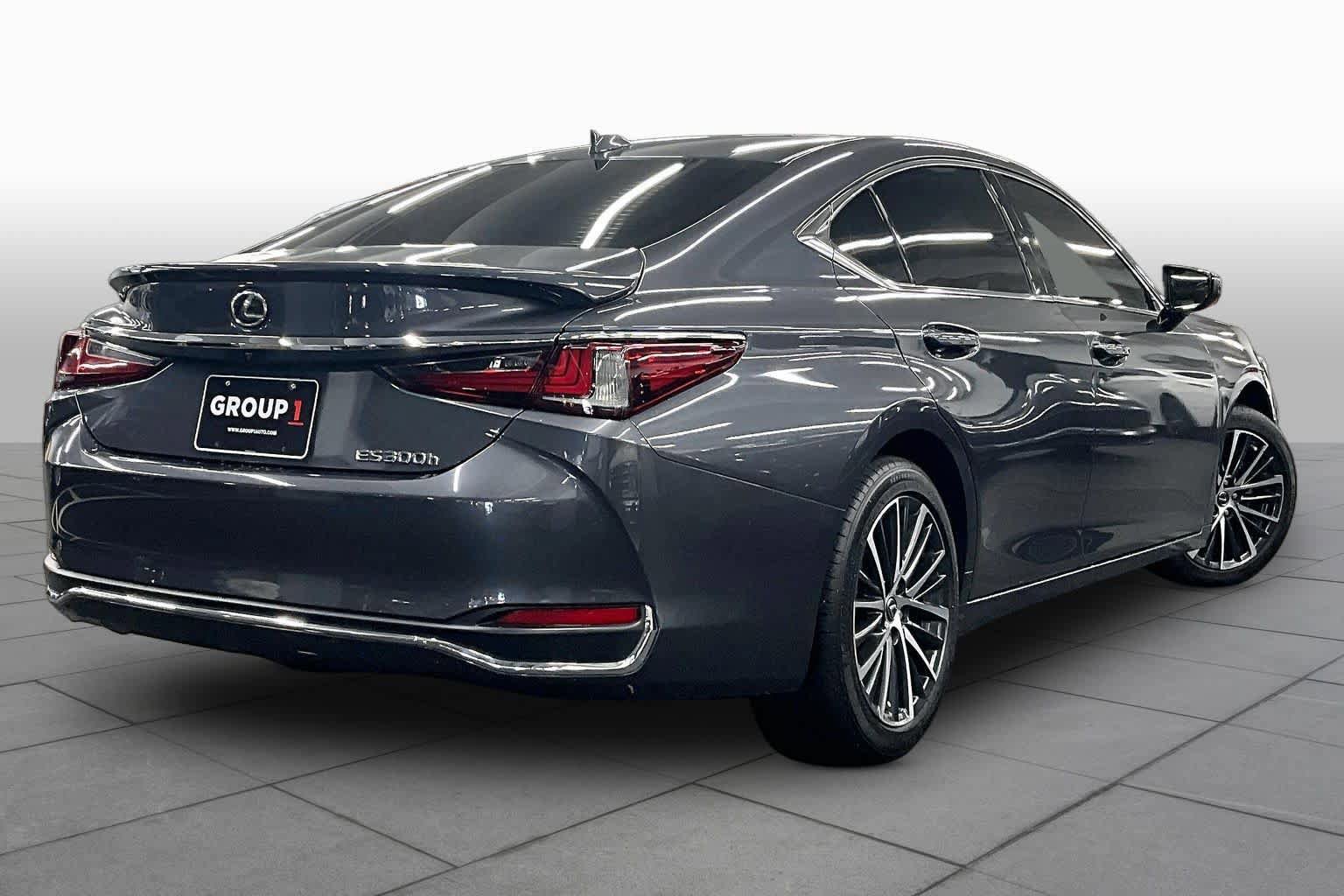 Used 2023 Lexus ES 300h w/ Premium Package FWD image 13