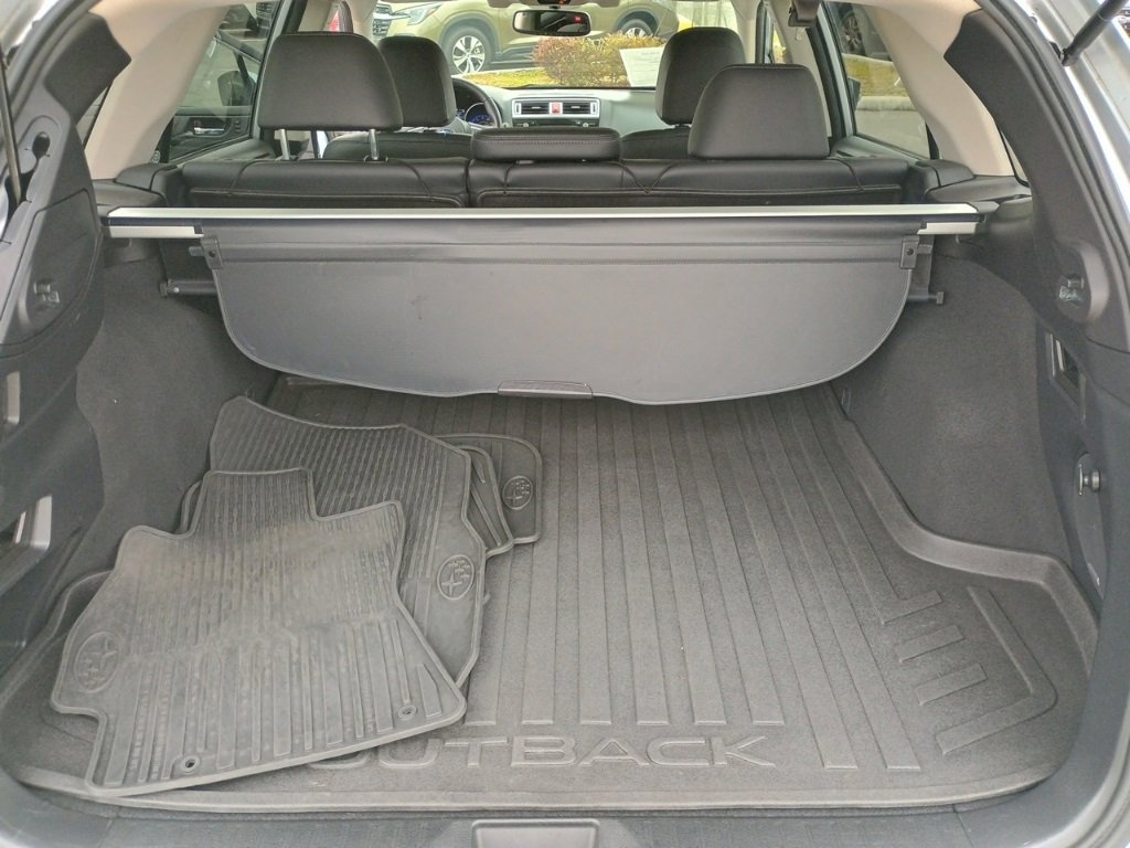 Used 2016 Subaru Outback 3.6R Limited image 18