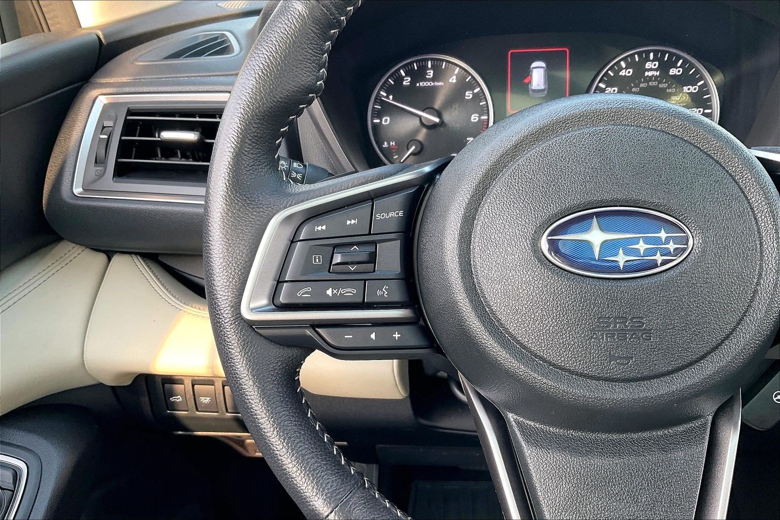 Used 2025 Subaru Ascent Limited AWD/4WD image 19