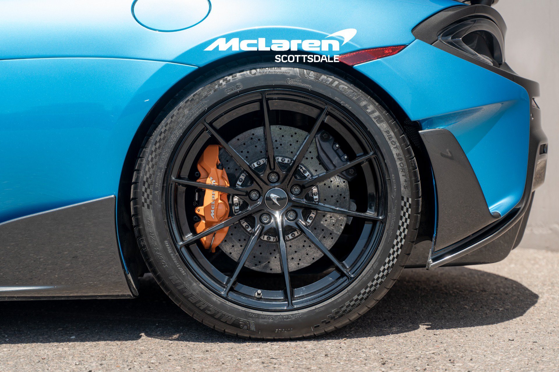 Used 2020 McLaren 600LT Spider RWD image 33