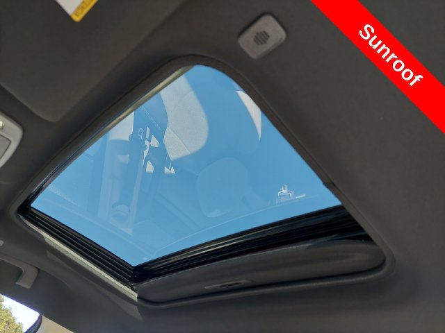 Used 2026 Toyota Sienna Limited AWD/4WD image 11