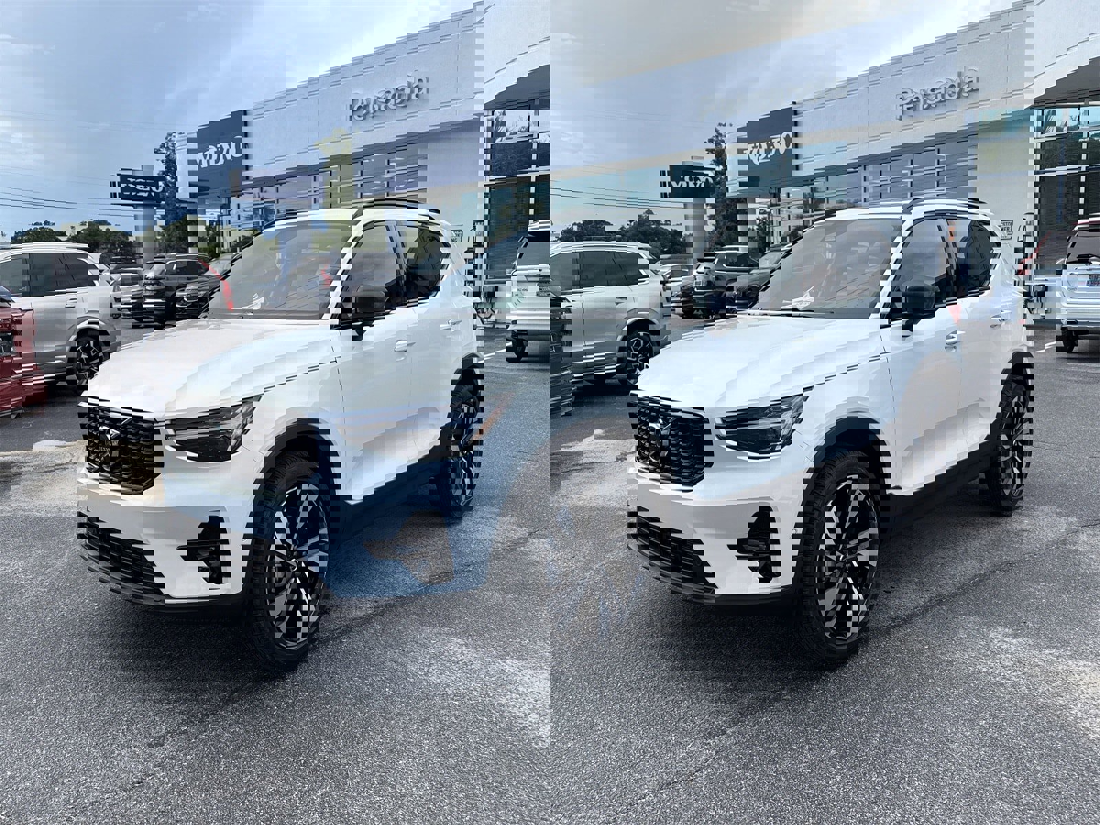 New 2026 Volvo XC40 B5 Ultra w/ Protection Package Premier image 1