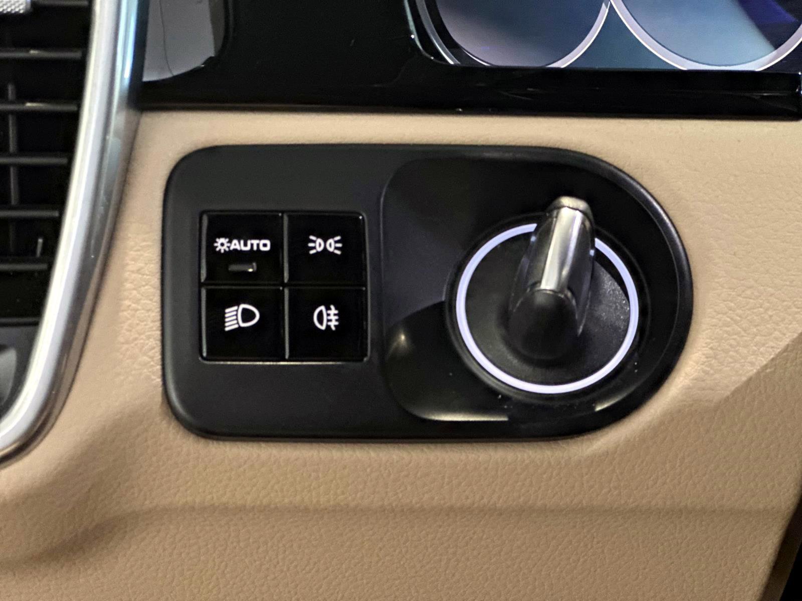 Certified 2020 Porsche Cayenne image 31