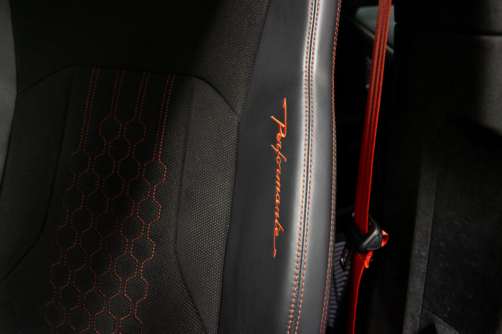 Used 2024 Lamborghini Urus Performante AWD/4WD image 41
