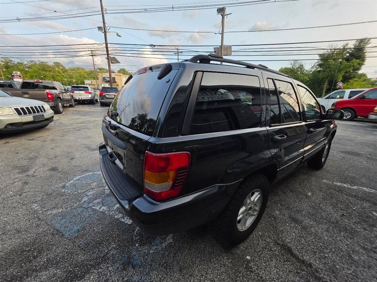 Used 2004 Jeep Grand Cherokee Laredo AWD/4WD image 9