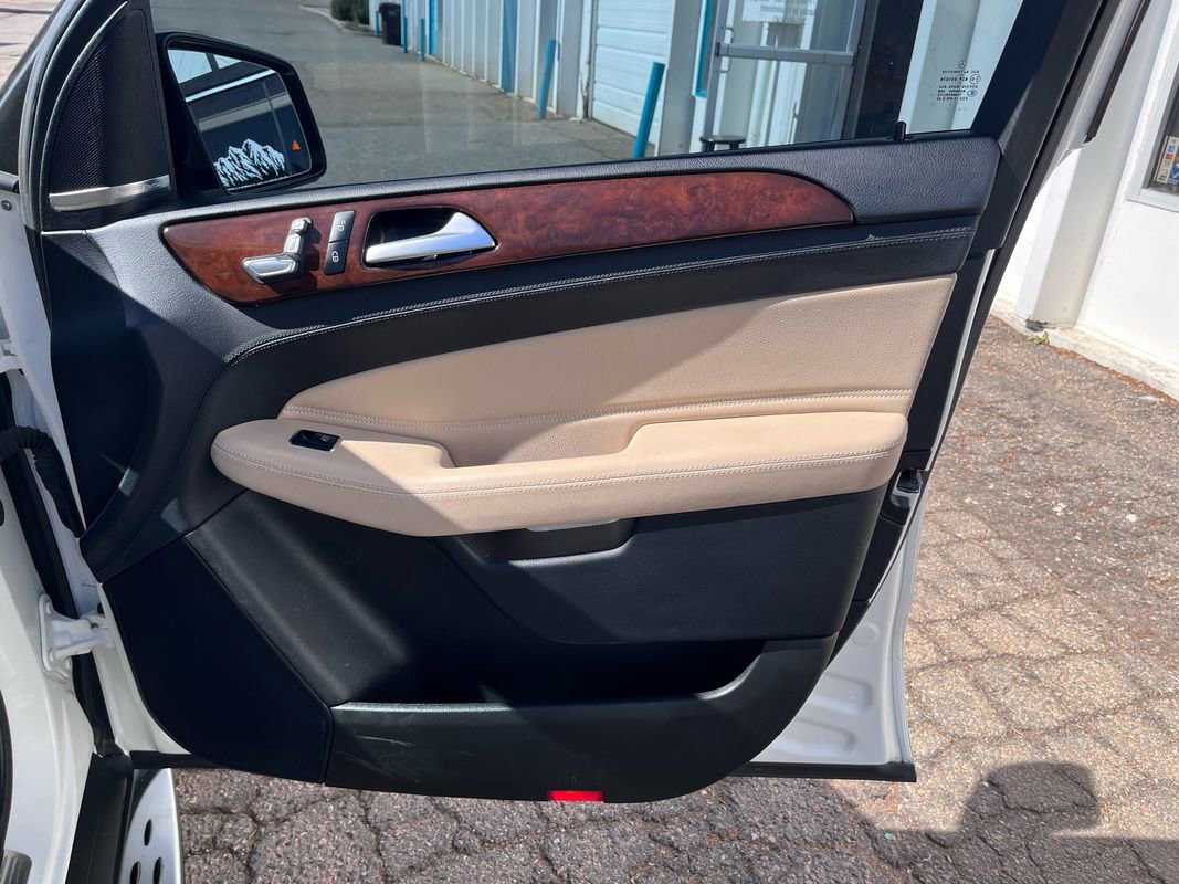 Used 2018 Mercedes-Benz GLE 550e 4MATIC image 28
