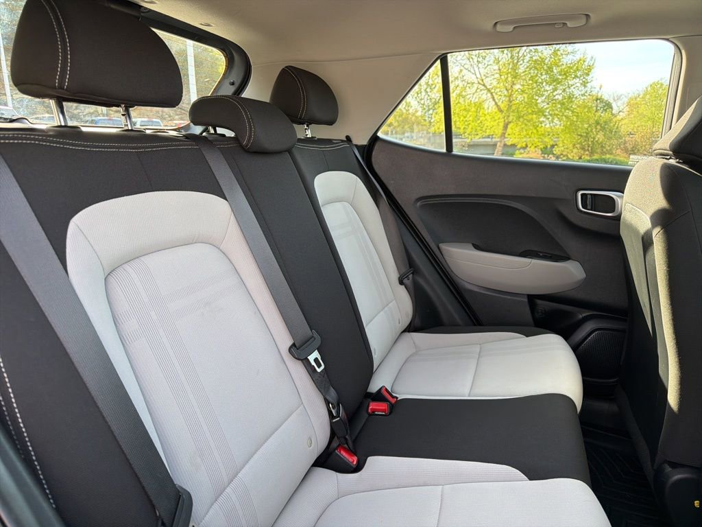 Used 2022 Hyundai Venue SEL w/ Cargo Package image 14