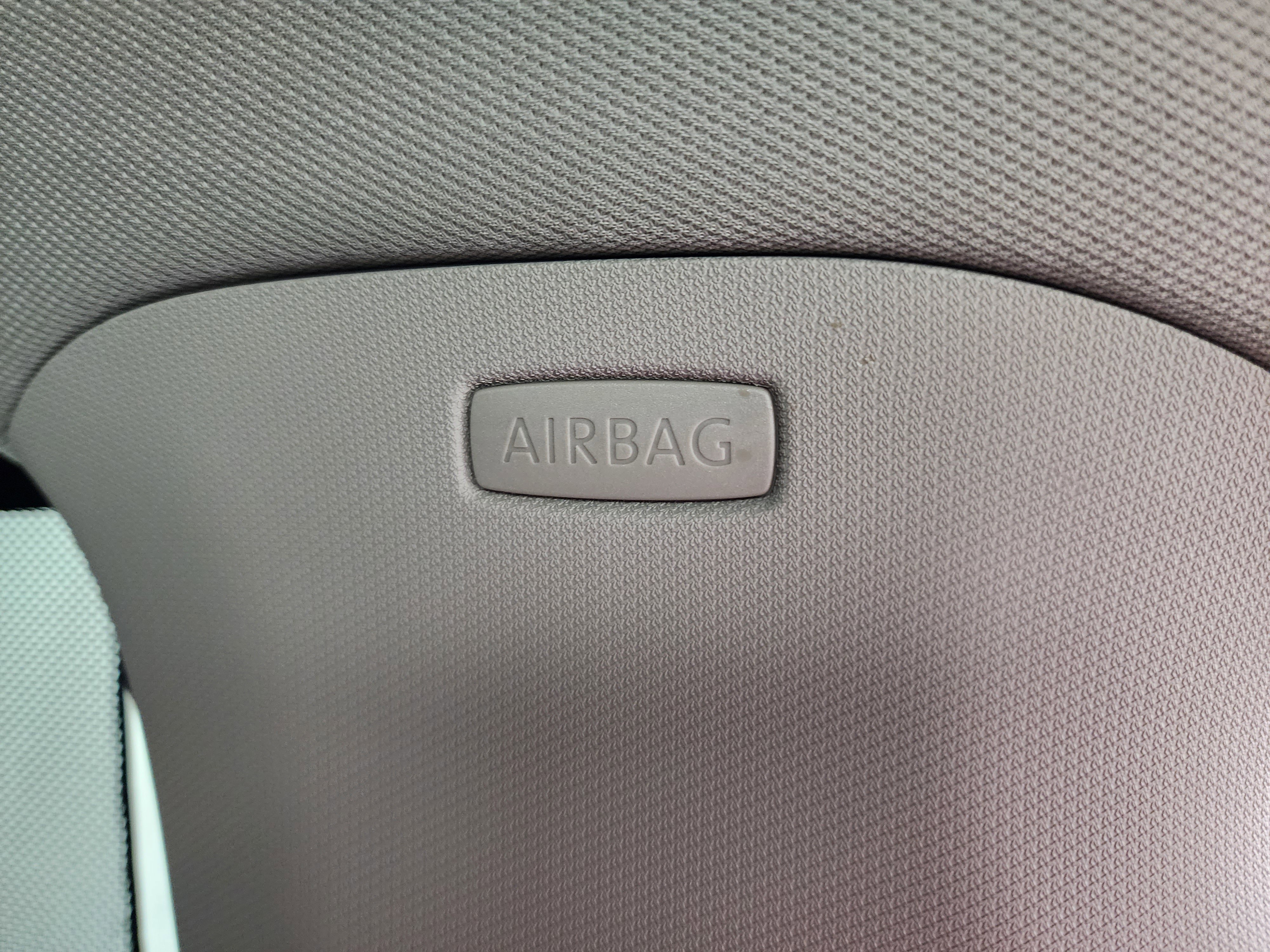 Used 2025 Volkswagen Atlas SE image 43