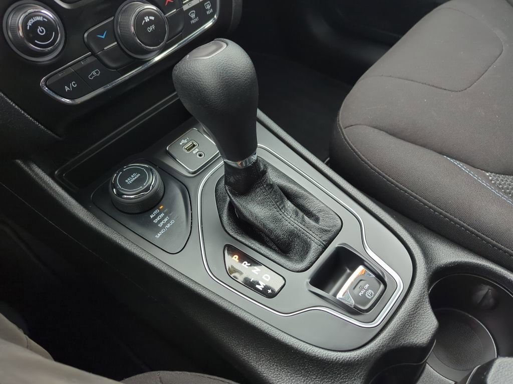 Used 2021 Jeep Cherokee Latitude image 21