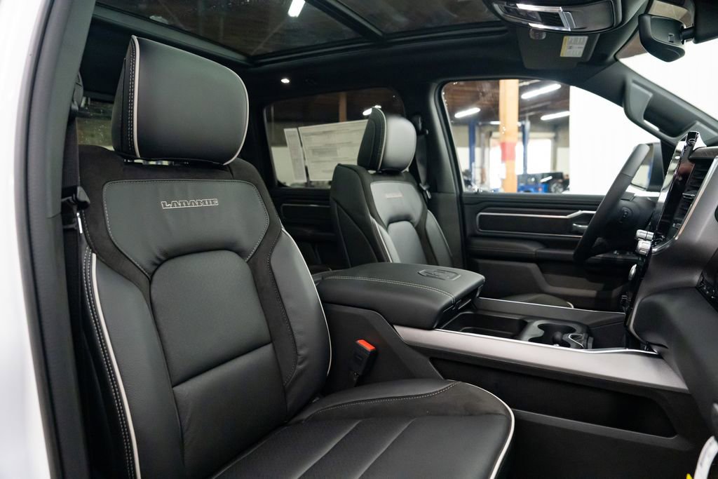 New 2026 RAM 1500 Laramie AWD/4WD image 30