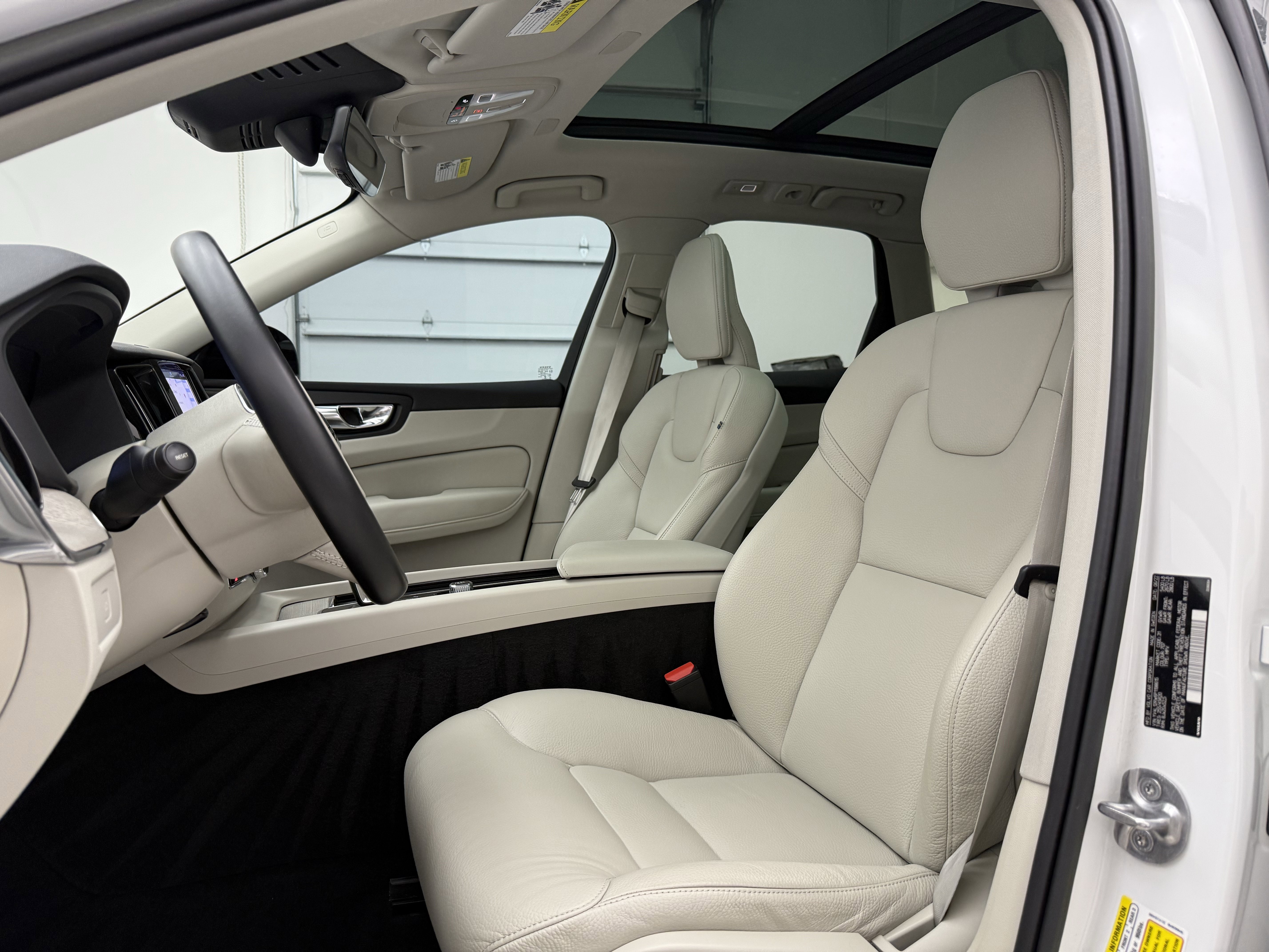 Certified 2023 Volvo XC60 B5 Plus w/ Climate Package image 13