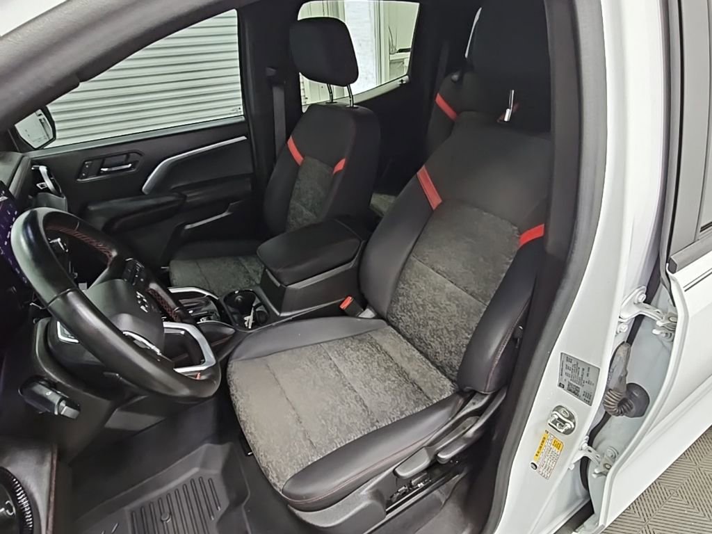 Used 2024 Chevrolet Colorado Z71 image 27