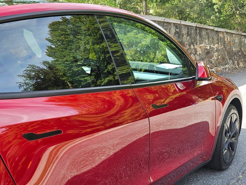 Used 2025 Tesla Model Y Long Range RWD image 21