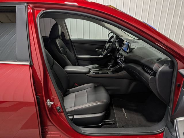 Used 2025 Nissan Sentra SR w/ SR Premium Package FWD image 29