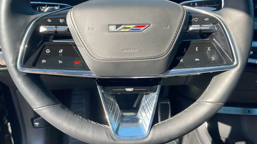 Used 2026 Cadillac Lyriq V AWD/4WD image 21