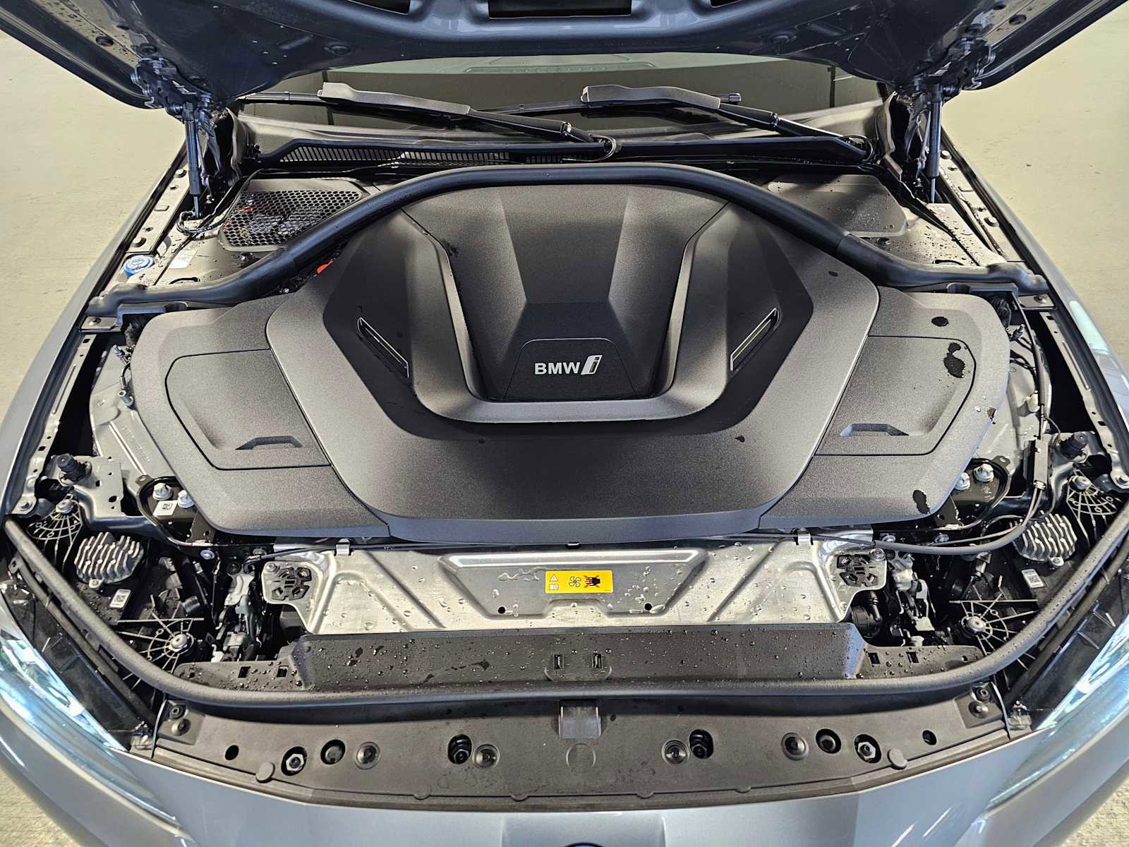 Used 2023 BMW i4 eDrive35 w/ Premium Package image 9