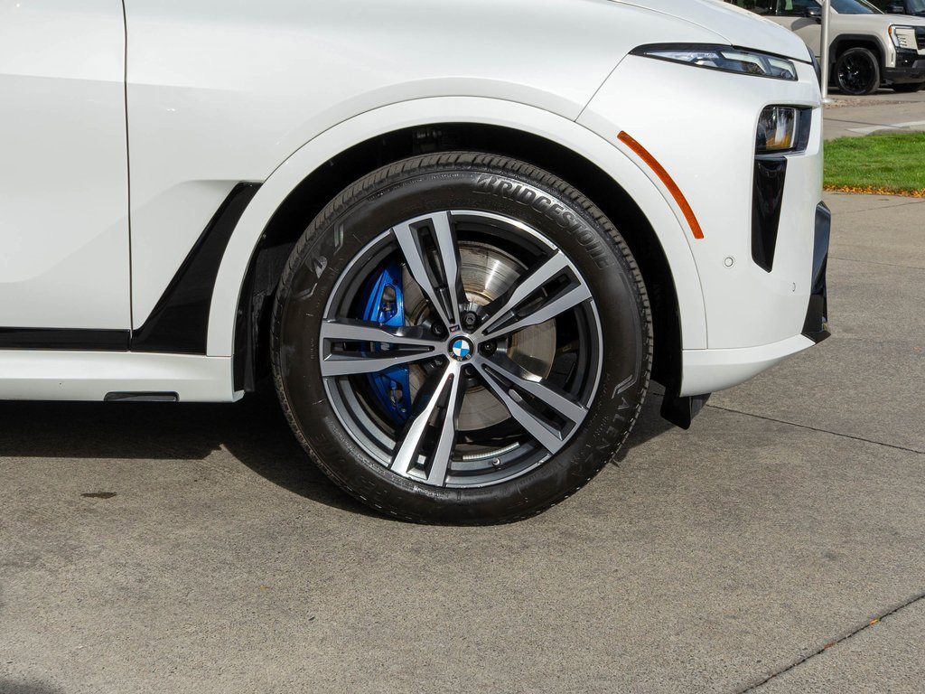 Used 2024 BMW X7 M60i image 41