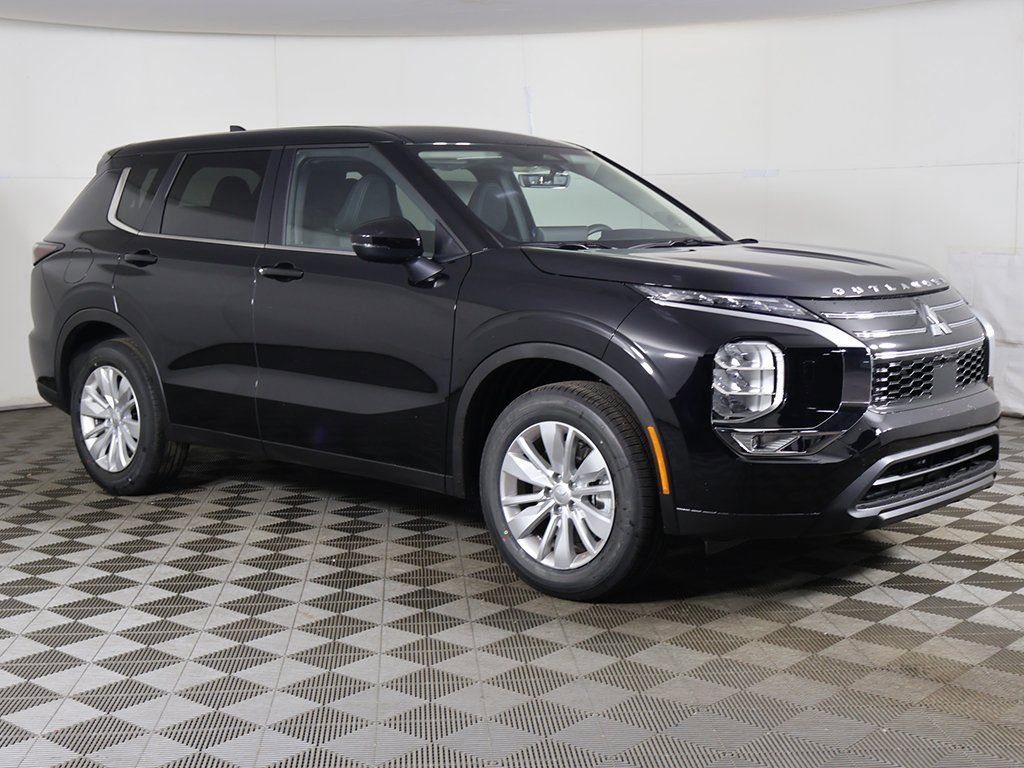 New 2026 Mitsubishi Outlander ES image 2