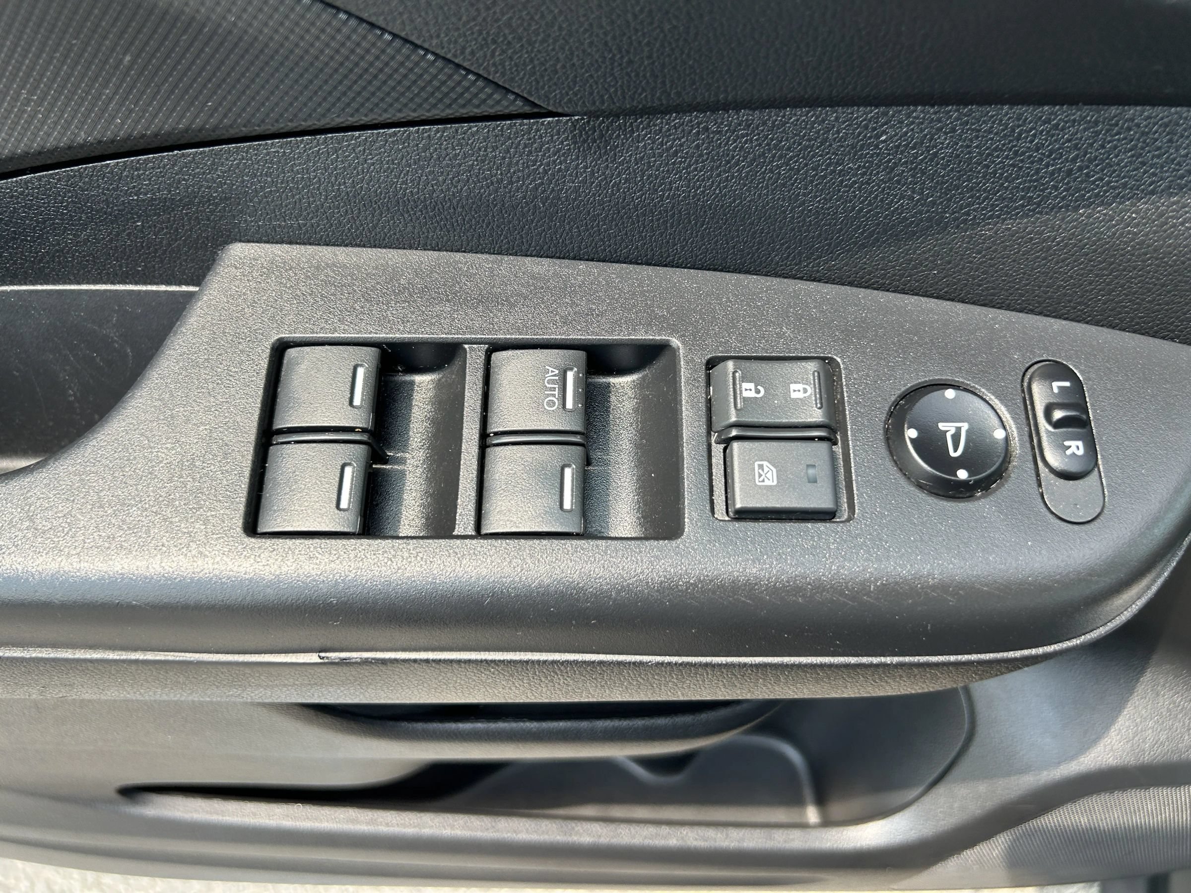Used 2016 Honda CR-V LX image 16