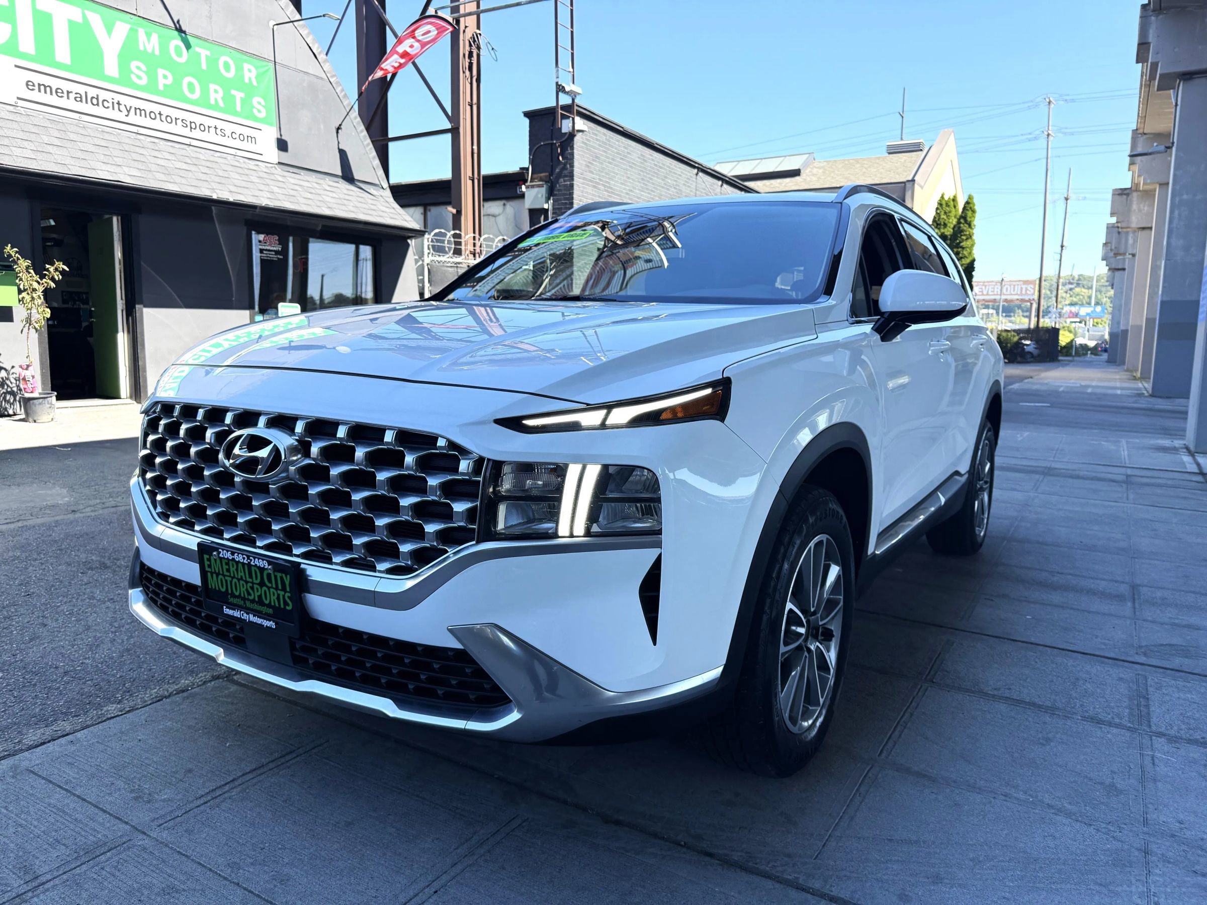Used 2021 Hyundai Santa Fe SEL image 1
