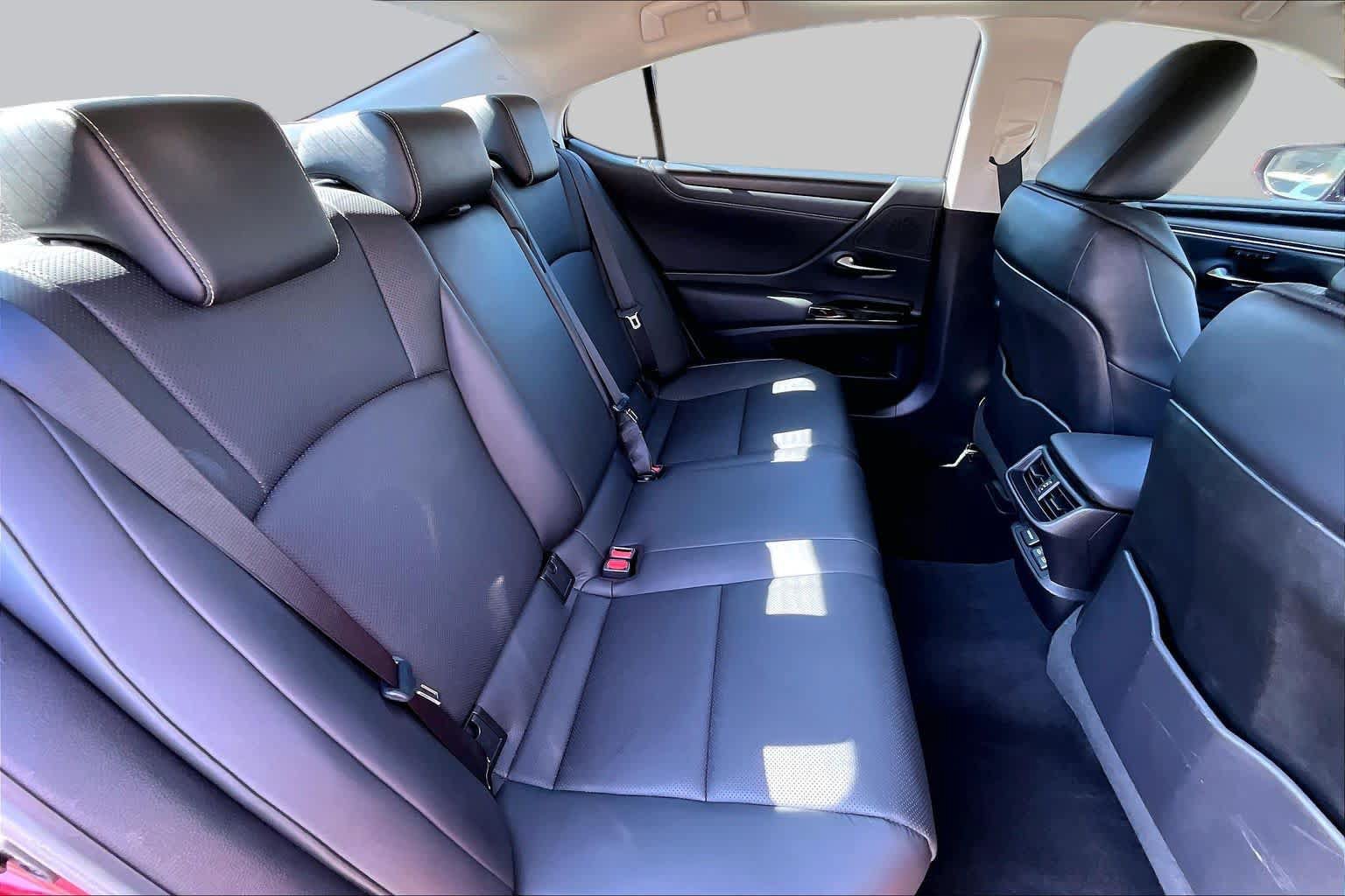 Used 2022 Lexus ES 300h w/ Premium Package FWD image 19
