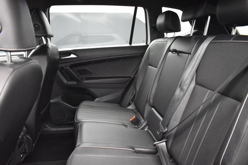 Used 2022 Volkswagen Tiguan SE R-Line AWD/4WD image 8