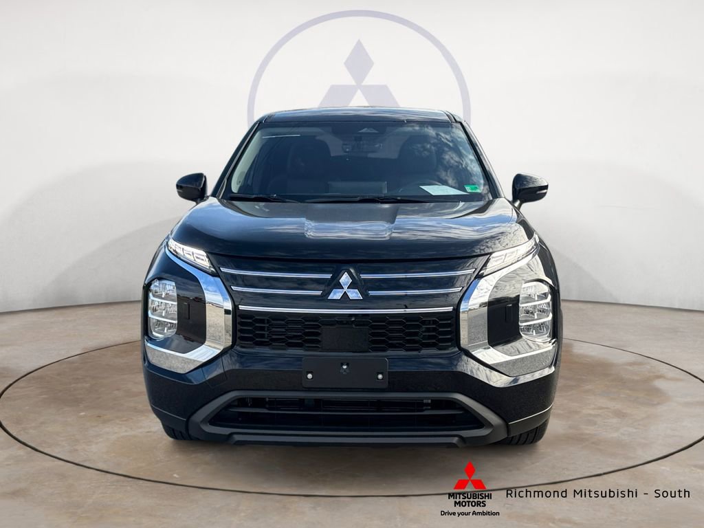 New 2026 Mitsubishi Outlander ES FWD image 8