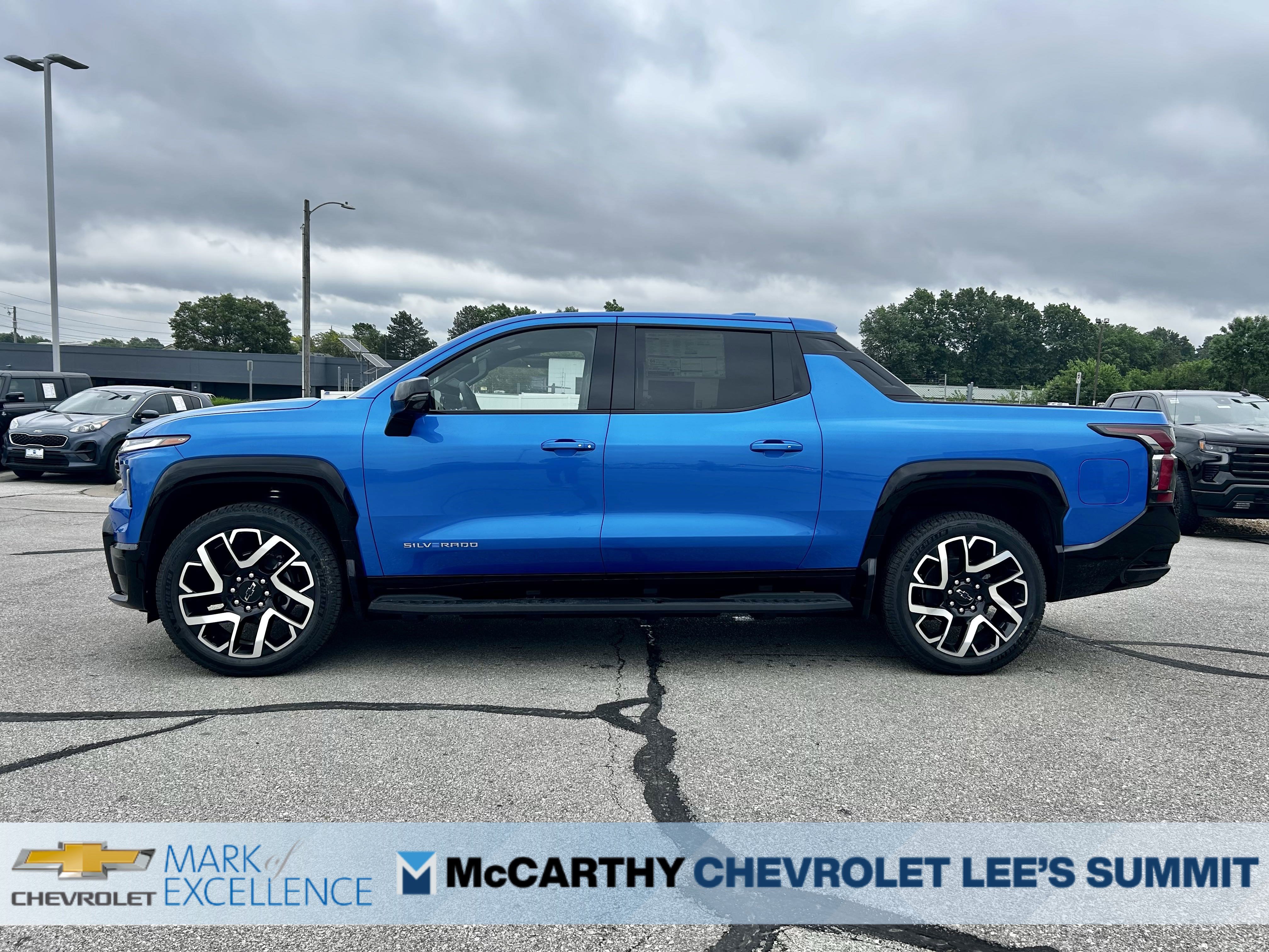 New 2025 Chevrolet Silverado EV RST image 5