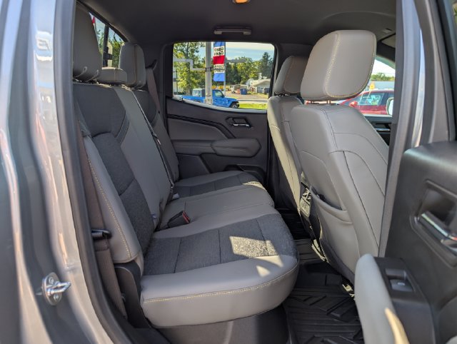 Used 2024 Chevrolet Colorado ZR2 w/ Technology Package AWD/4WD image 17