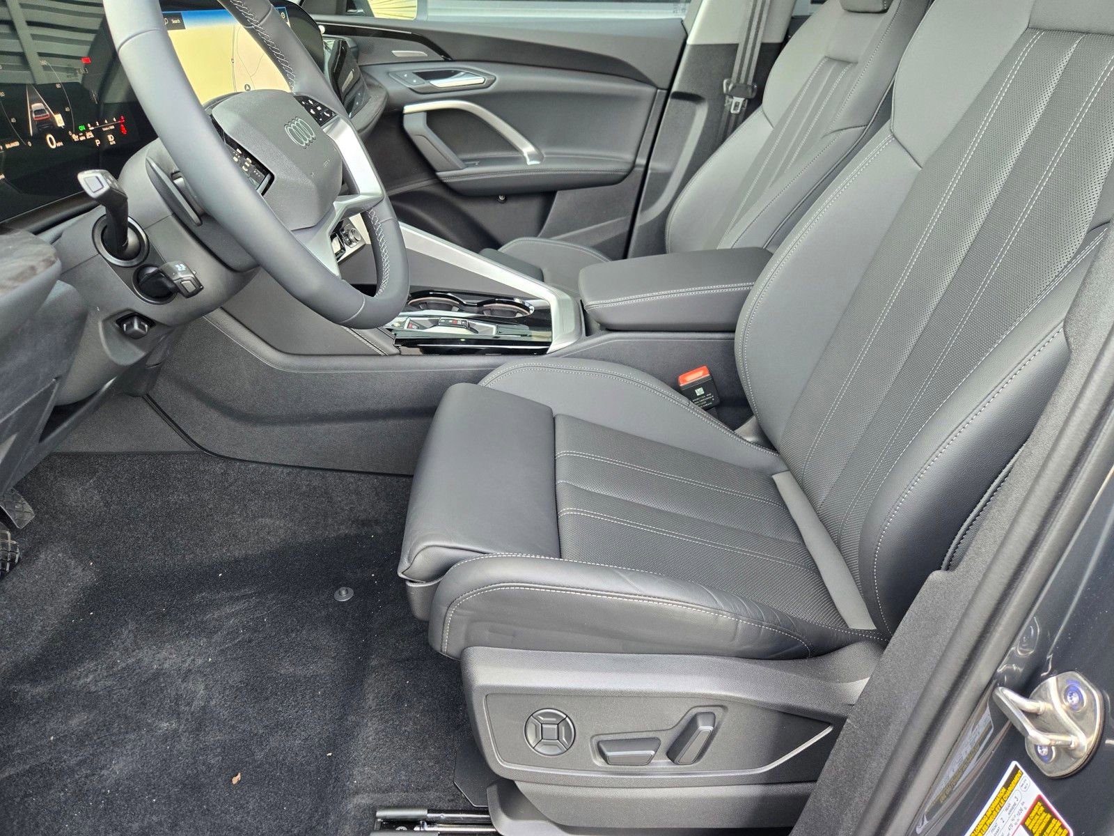 New 2025 Audi Q5 Premium Plus AWD/4WD image 26