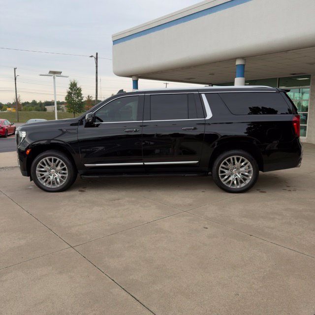 Used 2024 GMC Yukon XL Denali w/ Max Trailering Package AWD/4WD image 2