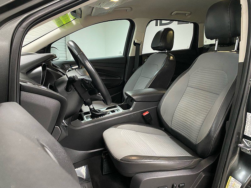 Used 2017 Ford Escape Titanium image 10
