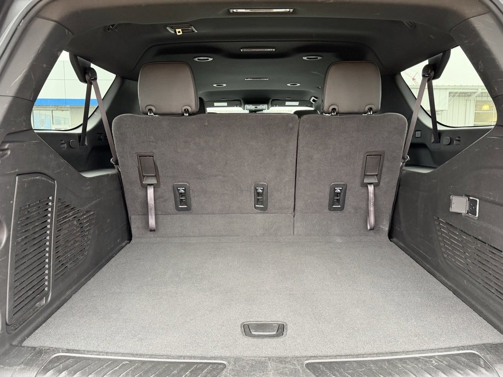Used 2024 Chevrolet Suburban LT image 29