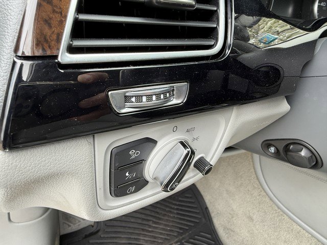 Used 2012 Audi A8 L 4.2 image 23