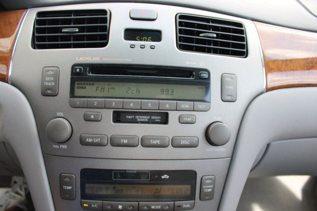 Used 2005 Lexus ES 330 FWD image 24