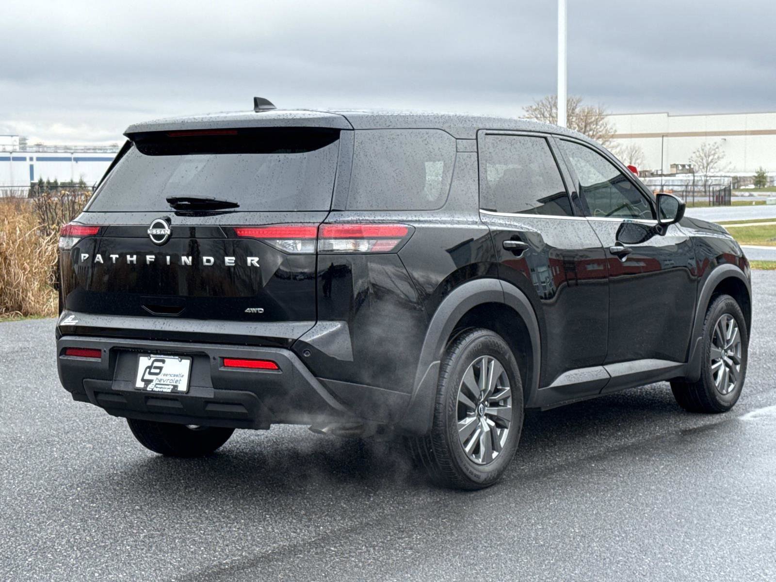 Used 2024 Nissan Pathfinder S image 24