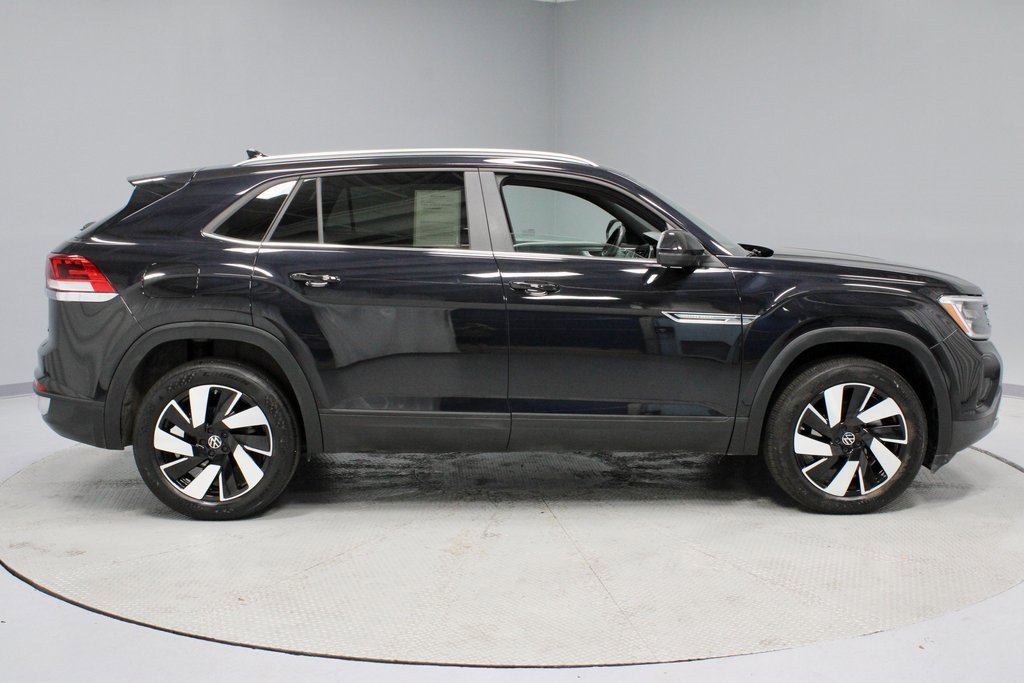 Used 2025 Volkswagen Atlas Cross Sport SE image 7