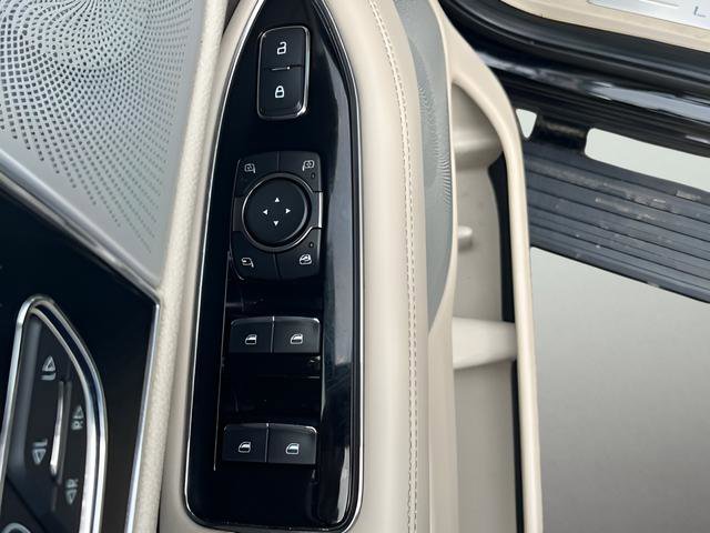 Used 2021 Lincoln Navigator L Reserve w/ Luxury Package image 16