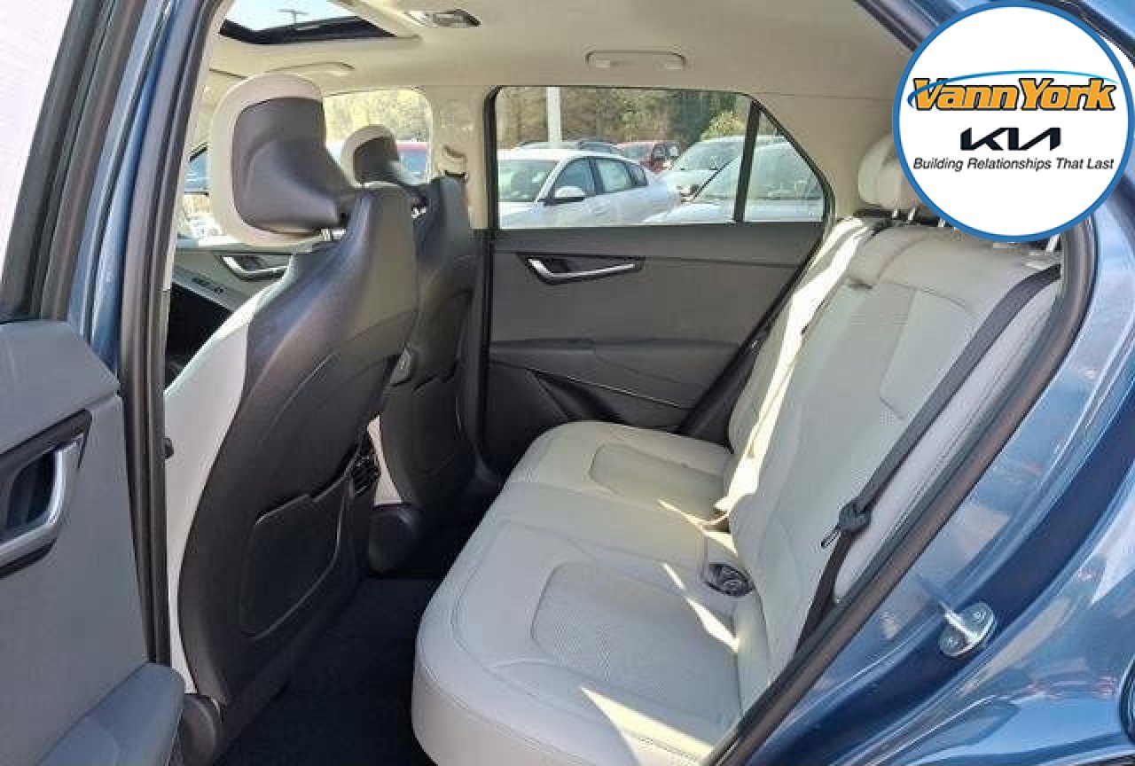 New 2025 Kia Niro EX Touring image 5