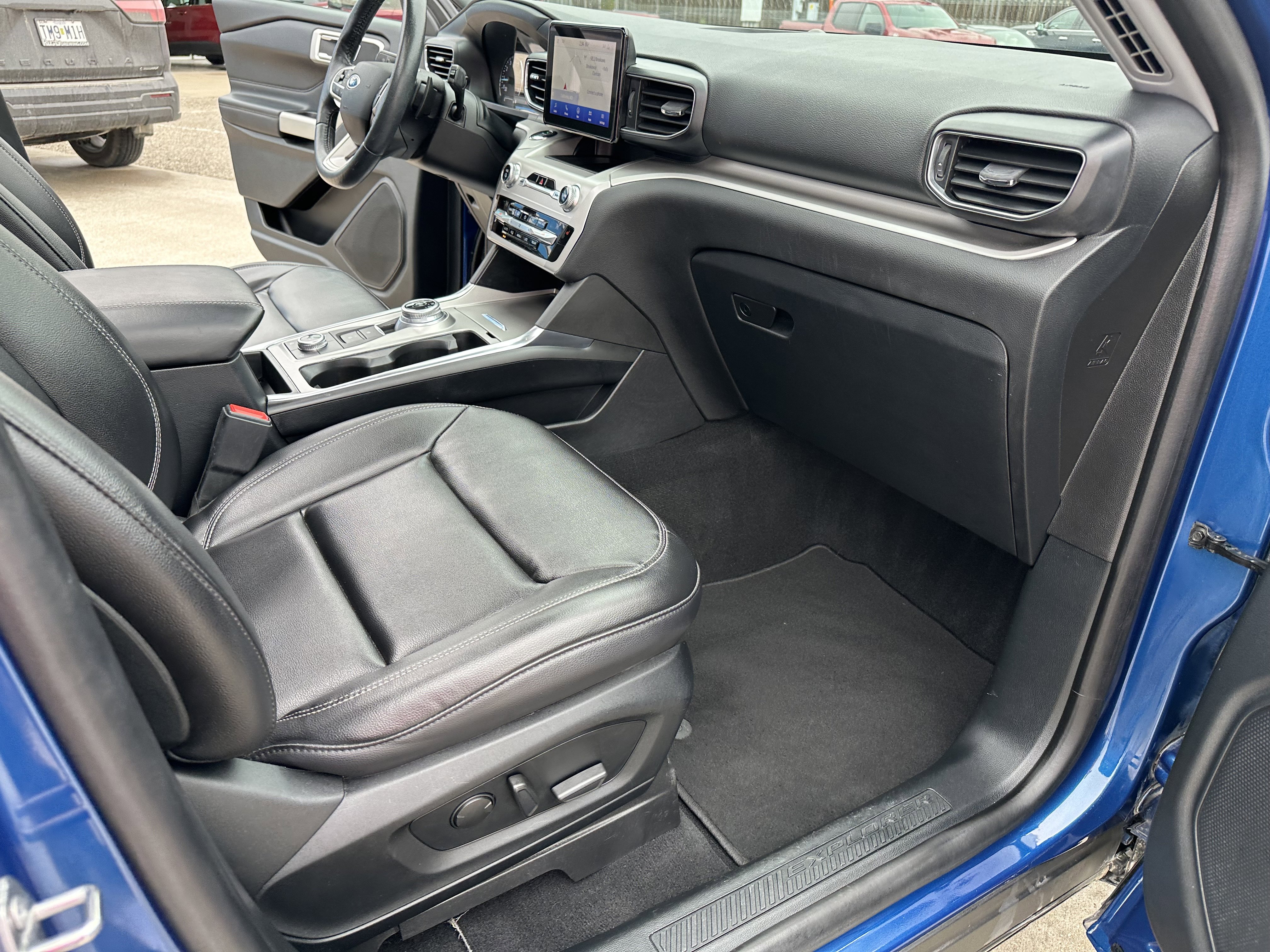 Used 2020 Ford Explorer XLT w/ Equipment Group 202A image 38