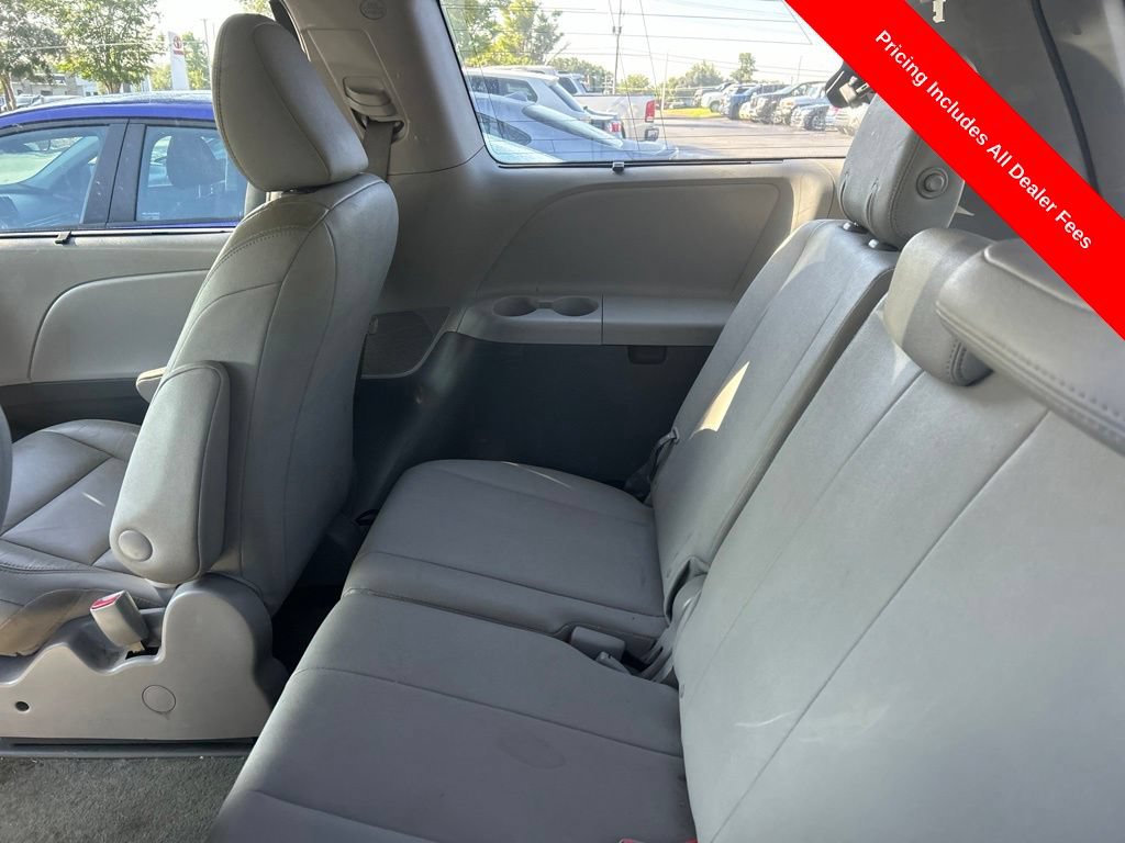 Used 2015 Toyota Sienna XLE w/ XLE Navigation Package AWD/4WD image 10