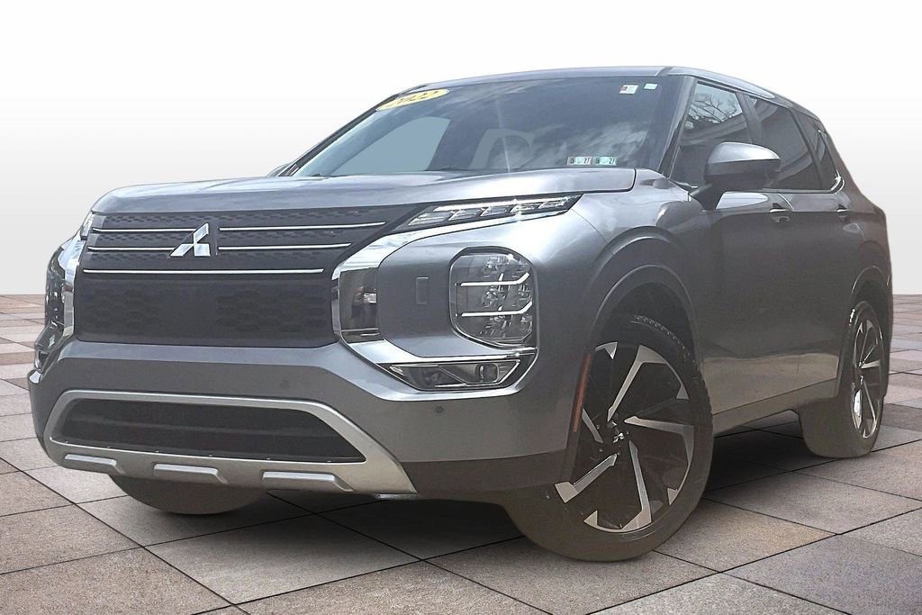 Used 2022 Mitsubishi Outlander SE AWD/4WD image 2